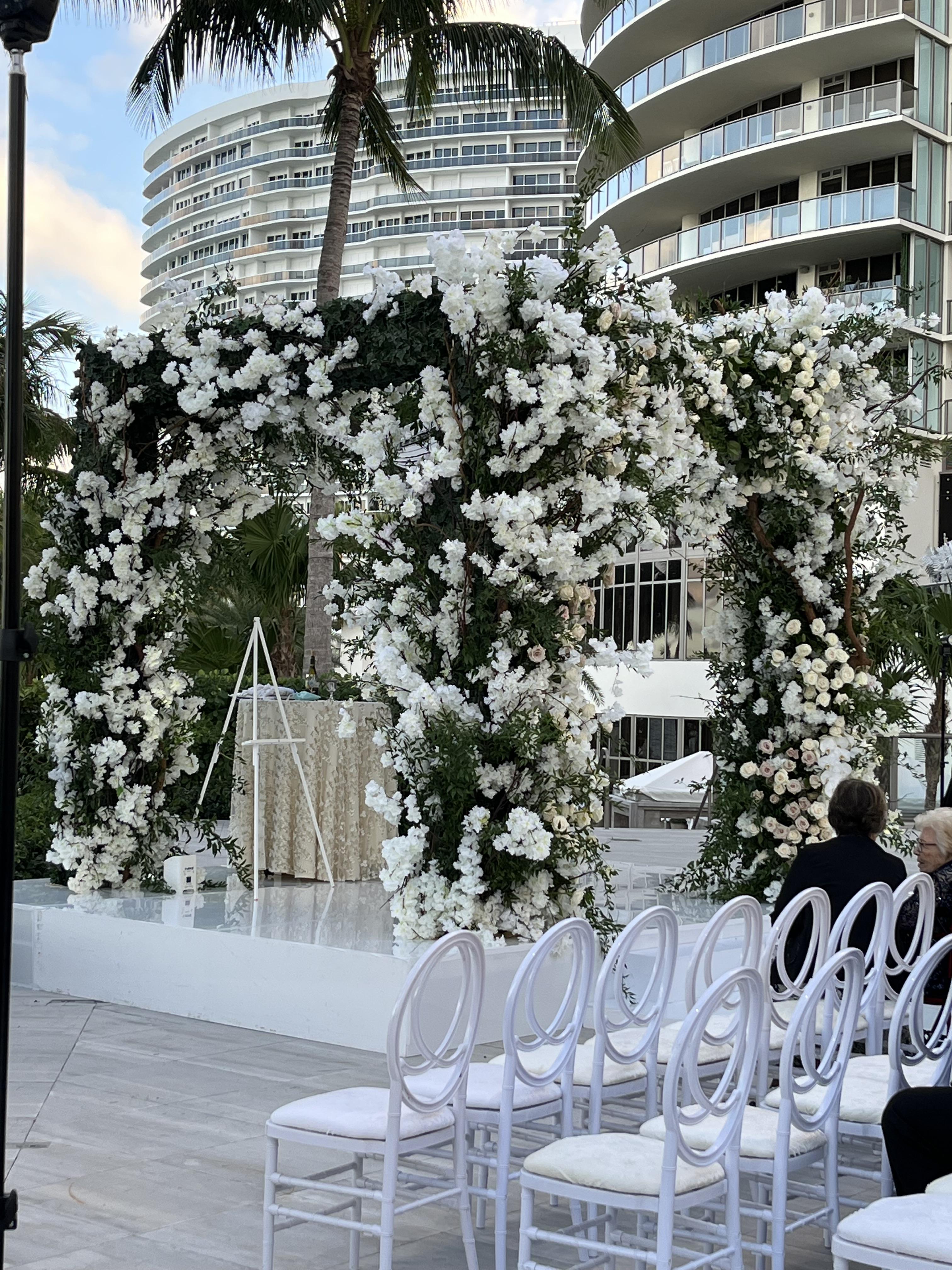 Wedding Ceremony, Chupah, White Forals, Wedding Planner, Wedding Coordinator